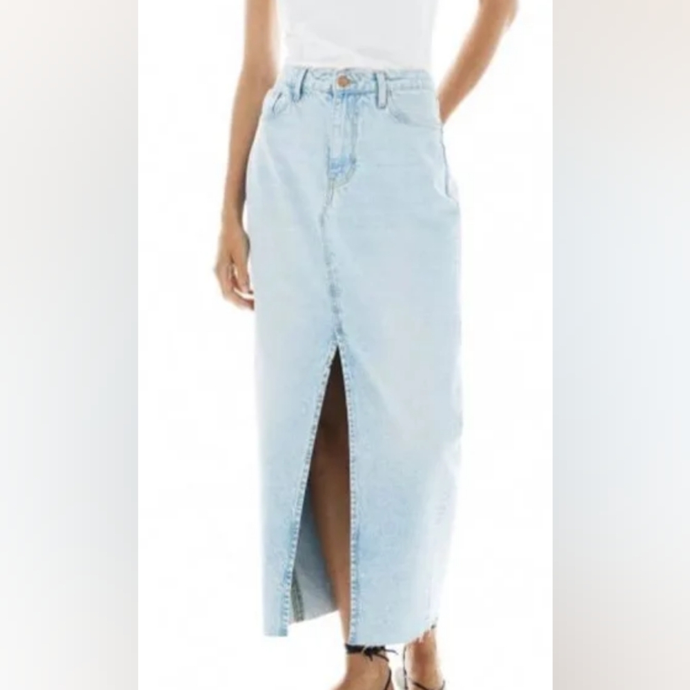 H&M denim midi skirt Front slit light blue Washed Raw Hem size L BNWT
